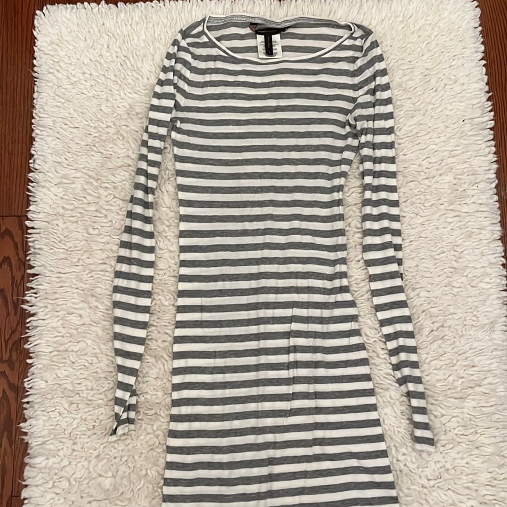 BCBG fitted stripped dress in grey and white